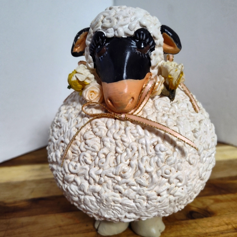 Art Sheep Vickie Thomas *Unsigned Cute Collector Conversation Piece